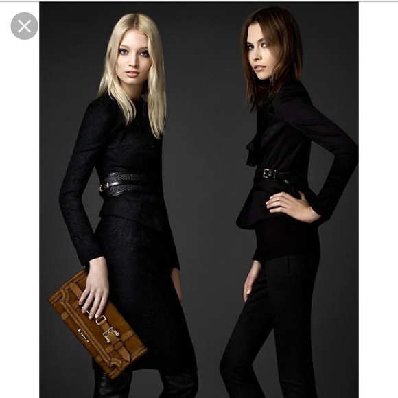 Burberry London lace jacket 💯authentic fits a 4 - Picture 3 of 8